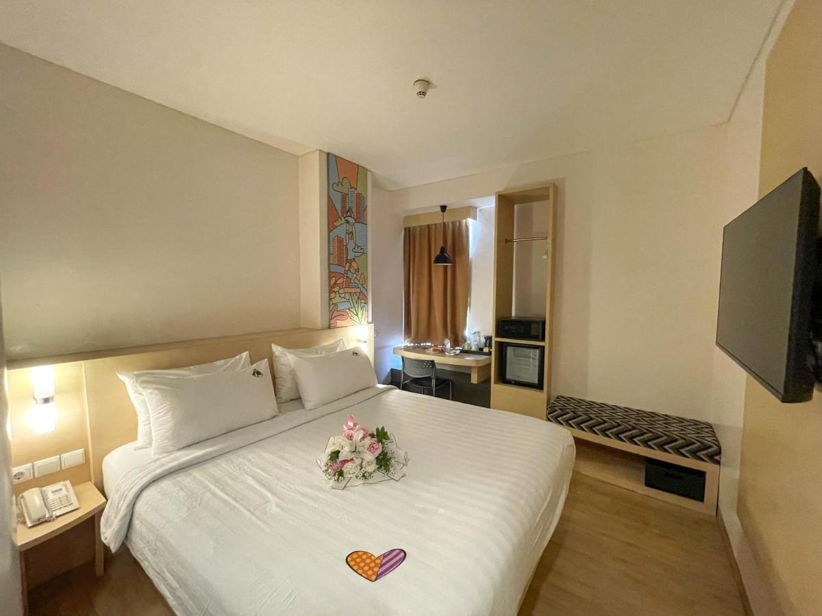 Maxone Premier Melawai Hotel Jakarta Szoba fotó